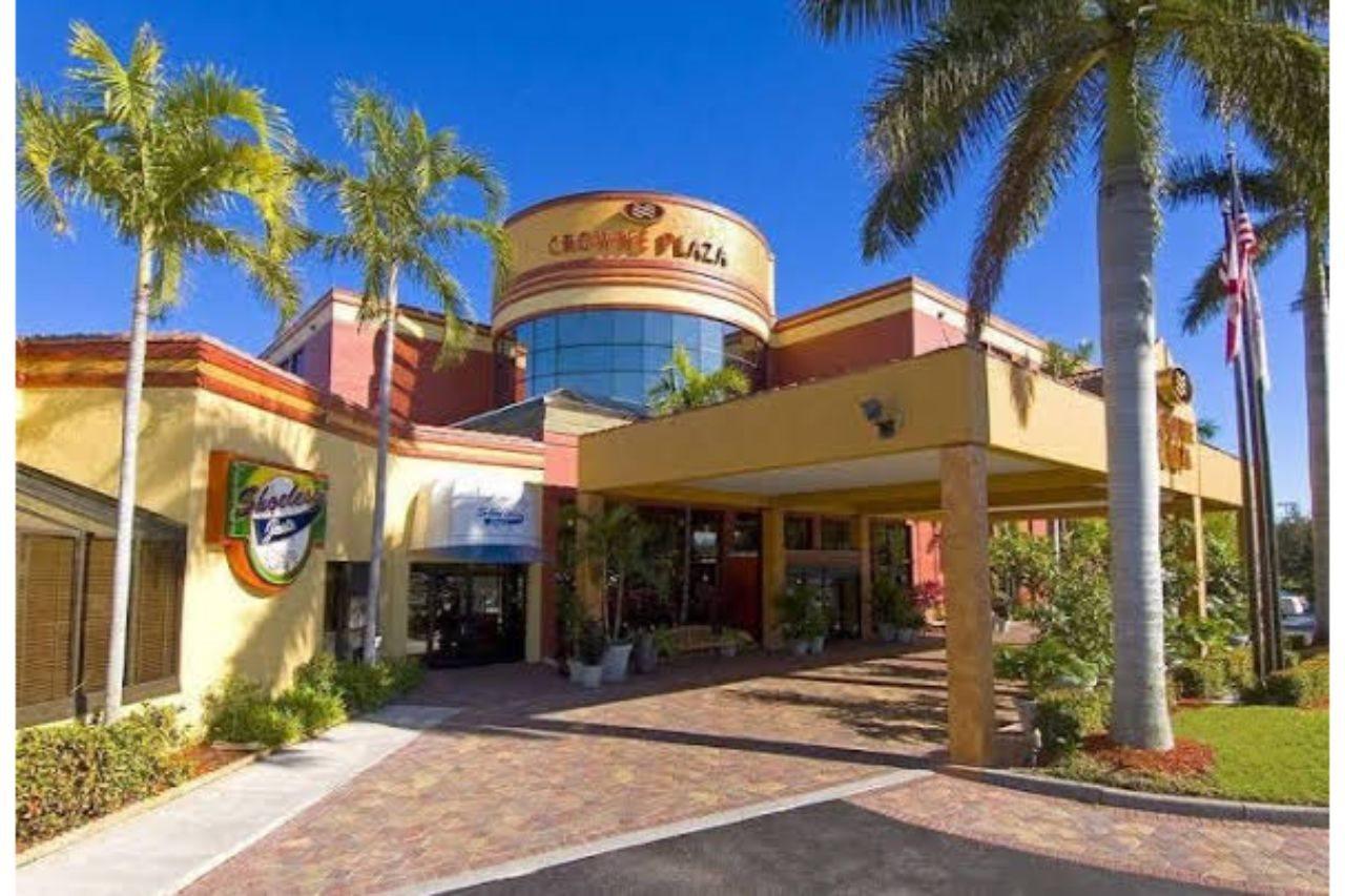 Doubletree By Hilton Fort Myers At Bell Tower Shops Eksteriør bilde