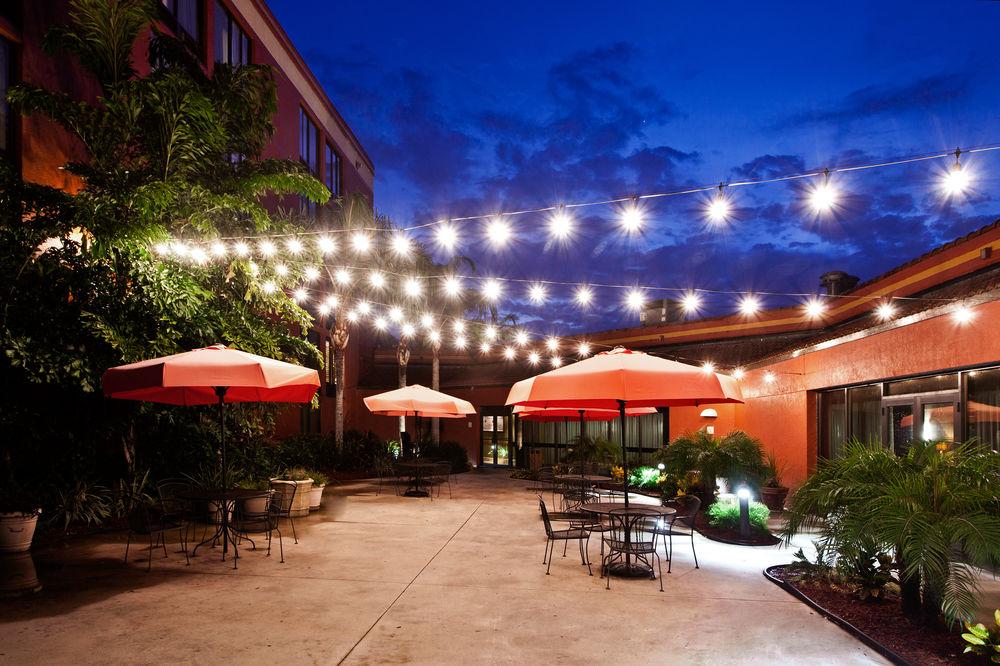 Doubletree By Hilton Fort Myers At Bell Tower Shops Eksteriør bilde
