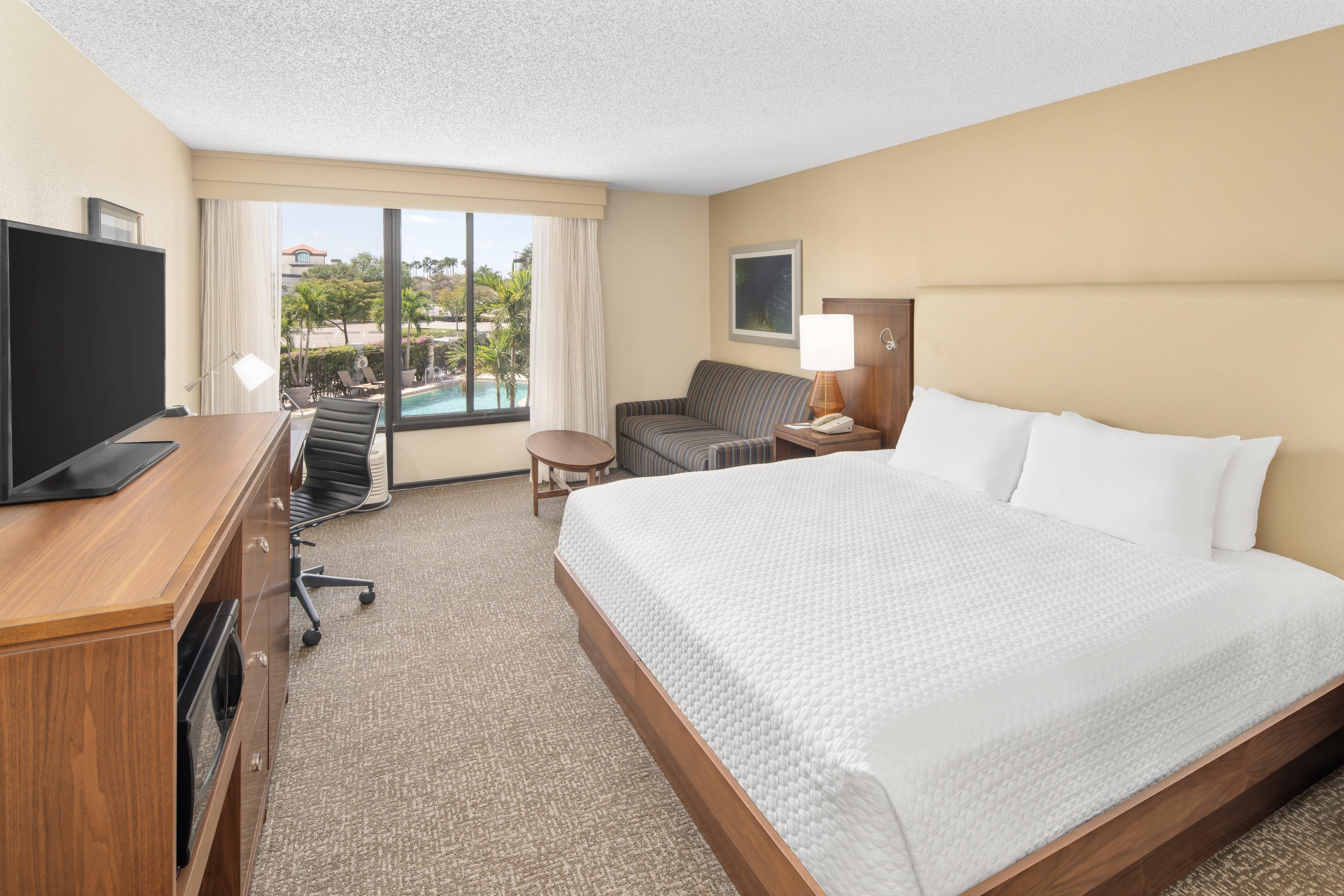 Doubletree By Hilton Fort Myers At Bell Tower Shops Eksteriør bilde