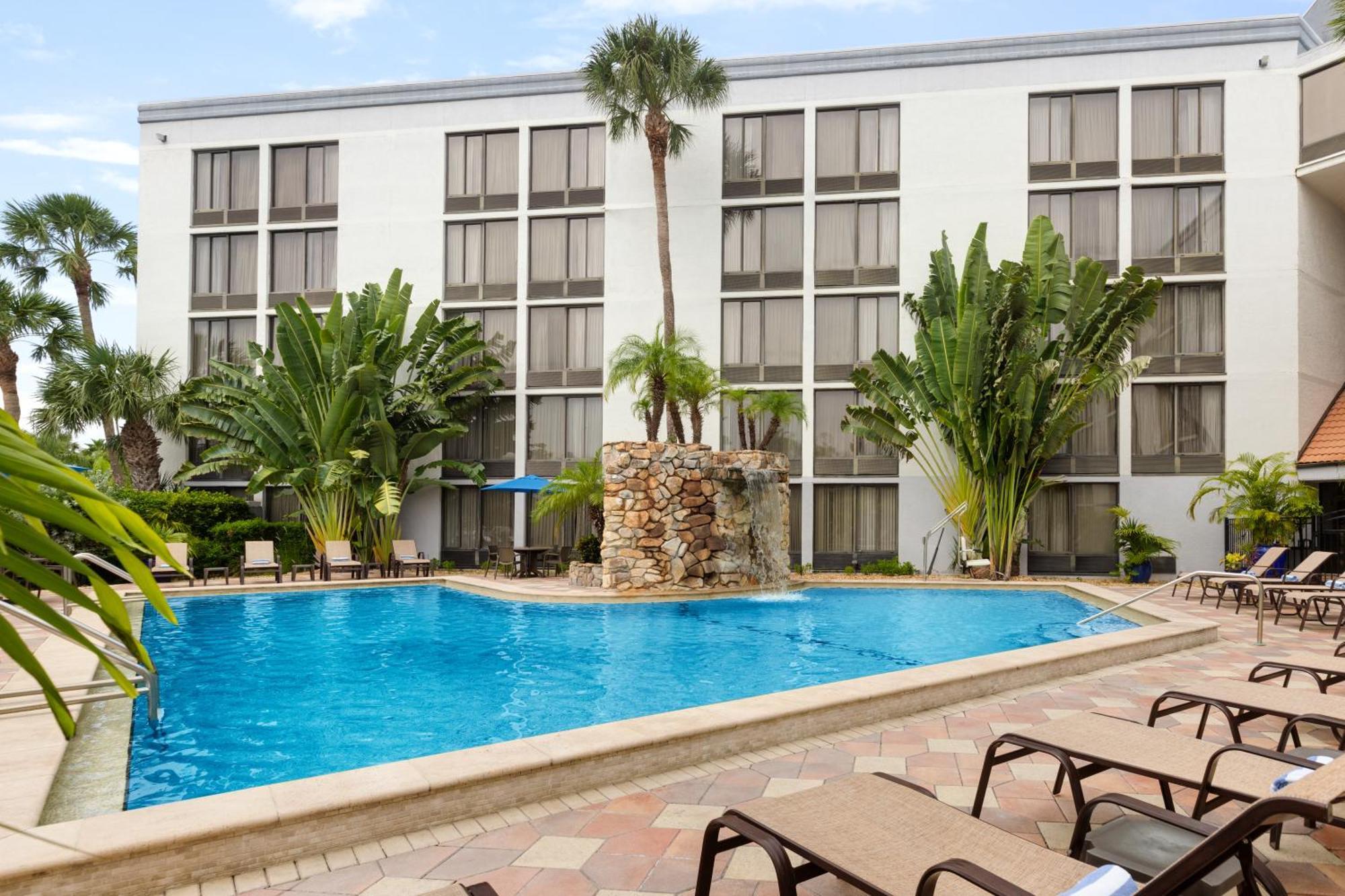 Doubletree By Hilton Fort Myers At Bell Tower Shops Eksteriør bilde