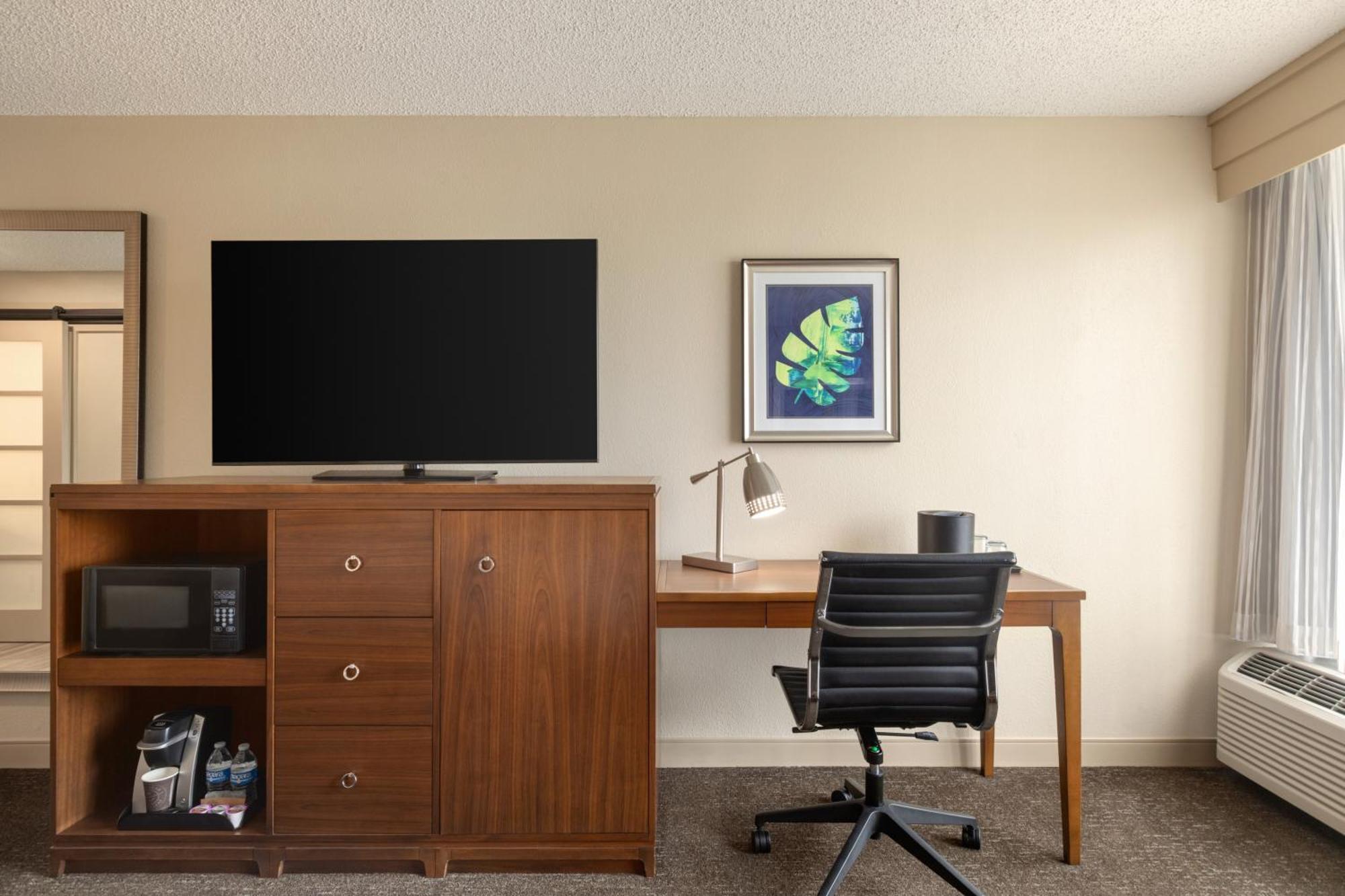 Doubletree By Hilton Fort Myers At Bell Tower Shops Eksteriør bilde